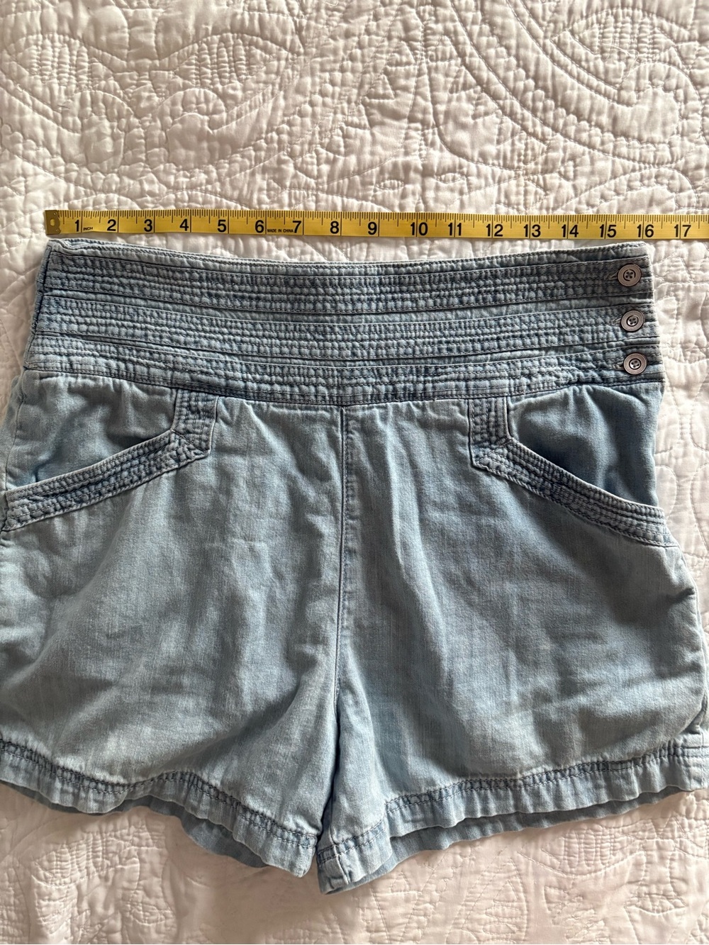 Anthropologie Light Blue Smocked Waist Denim Shorts - Size 8 - Picture 7 of 10